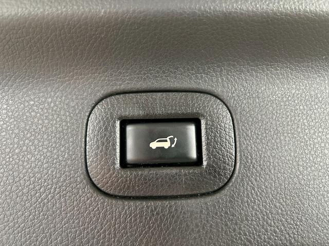 エルグランド ライダー　黒本革シート　パワーシート　（禁煙車）（黒本革シート）（両側パワスラ）（純正フリップ）（純正ＨＤＤナビ）（アラウンドビューモニター）（シートメモリ）（シートヒーター）（ＥＴＣ）（オットマン）（パワーバックドア）（純正１８ＡＷ）（14枚目）