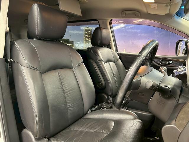 エルグランド ライダー　黒本革シート　パワーシート　（禁煙車）（黒本革シート）（両側パワスラ）（純正フリップ）（純正ＨＤＤナビ）（アラウンドビューモニター）（シートメモリ）（シートヒーター）（ＥＴＣ）（オットマン）（パワーバックドア）（純正１８ＡＷ）（19枚目）