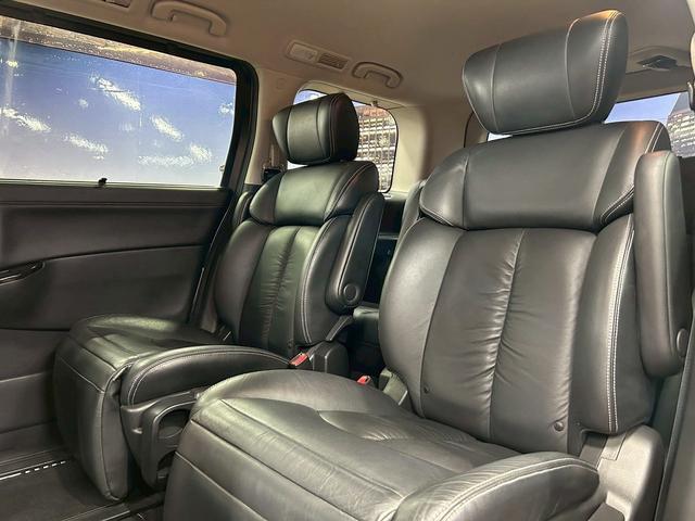 エルグランド ライダー　黒本革シート　パワーシート　（禁煙車）（黒本革シート）（両側パワスラ）（純正フリップ）（純正ＨＤＤナビ）（アラウンドビューモニター）（シートメモリ）（シートヒーター）（ＥＴＣ）（オットマン）（パワーバックドア）（純正１８ＡＷ）（32枚目）