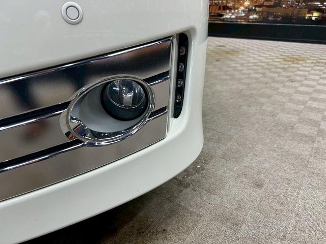 エルグランド ライダー　黒本革シート　パワーシート　（禁煙車）（黒本革シート）（両側パワスラ）（純正フリップ）（純正ＨＤＤナビ）（アラウンドビューモニター）（シートメモリ）（シートヒーター）（ＥＴＣ）（オットマン）（パワーバックドア）（純正１８ＡＷ）（33枚目）