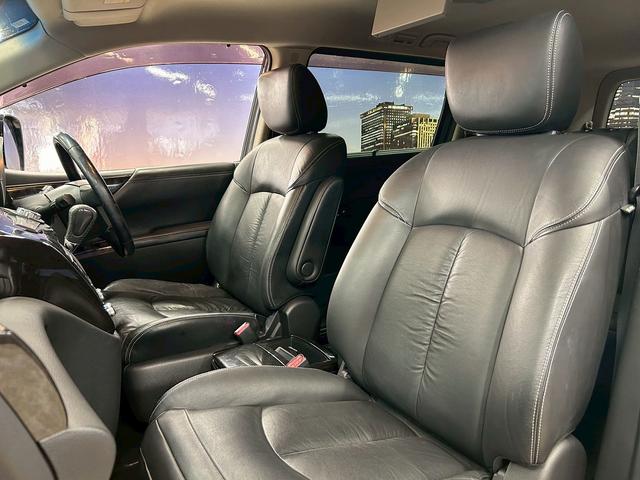 エルグランド ライダー　黒本革シート　パワーシート　（禁煙車）（黒本革シート）（両側パワスラ）（純正フリップ）（純正ＨＤＤナビ）（アラウンドビューモニター）（シートメモリ）（シートヒーター）（ＥＴＣ）（オットマン）（パワーバックドア）（純正１８ＡＷ）（40枚目）