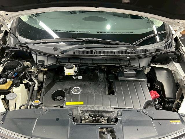 エルグランド ライダー　黒本革シート　パワーシート　（禁煙車）（黒本革シート）（両側パワスラ）（純正フリップ）（純正ＨＤＤナビ）（アラウンドビューモニター）（シートメモリ）（シートヒーター）（ＥＴＣ）（オットマン）（パワーバックドア）（純正１８ＡＷ）（44枚目）