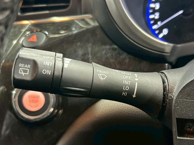 エルグランド ライダー　黒本革シート　パワーシート　（禁煙車）（黒本革シート）（両側パワスラ）（純正フリップ）（純正ＨＤＤナビ）（アラウンドビューモニター）（シートメモリ）（シートヒーター）（ＥＴＣ）（オットマン）（パワーバックドア）（純正１８ＡＷ）（46枚目）