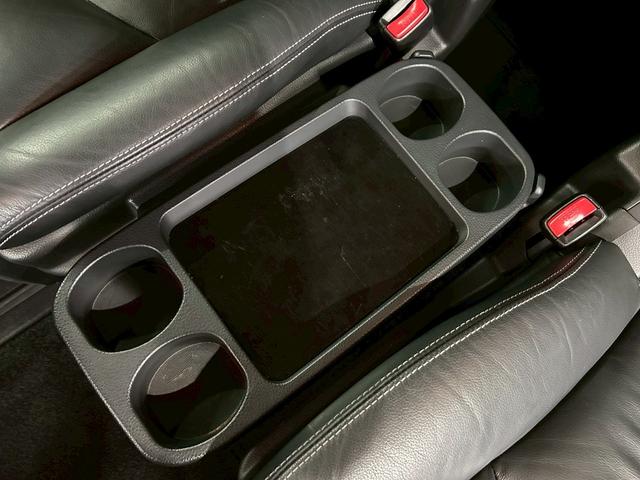 エルグランド ライダー　黒本革シート　パワーシート　（禁煙車）（黒本革シート）（両側パワスラ）（純正フリップ）（純正ＨＤＤナビ）（アラウンドビューモニター）（シートメモリ）（シートヒーター）（ＥＴＣ）（オットマン）（パワーバックドア）（純正１８ＡＷ）（55枚目）