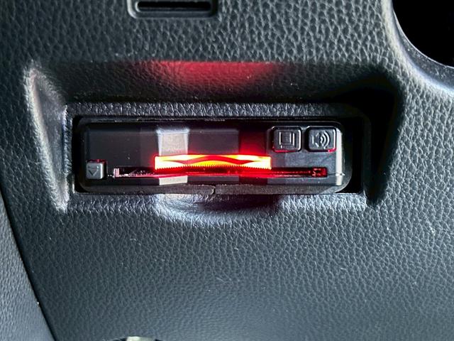 ノア S-G トヨタセーフティーセンス(禁煙車)(8人乗り)(両側パワースライド)(メーカーディスプレイオーディオ)(ETC)(コーナーセンサ)(レーダークルーズコントロール)(バックカメラ)(純正16インチAW)(10枚目)