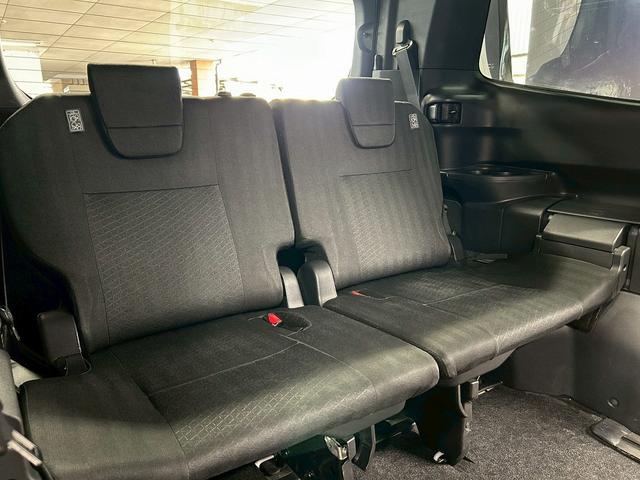ノア S-G トヨタセーフティーセンス(禁煙車)(8人乗り)(両側パワースライド)(メーカーディスプレイオーディオ)(ETC)(コーナーセンサ)(レーダークルーズコントロール)(バックカメラ)(純正16インチAW)(15枚目)