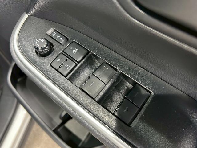 ノア S-G トヨタセーフティーセンス(禁煙車)(8人乗り)(両側パワースライド)(メーカーディスプレイオーディオ)(ETC)(コーナーセンサ)(レーダークルーズコントロール)(バックカメラ)(純正16インチAW)(30枚目)