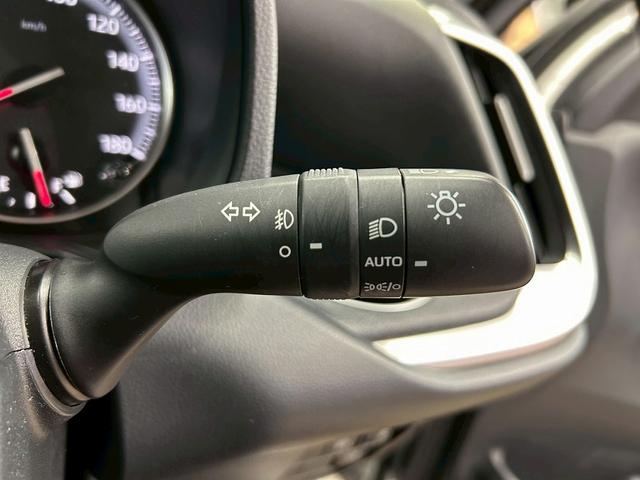 ノア S-G トヨタセーフティーセンス(禁煙車)(8人乗り)(両側パワースライド)(メーカーディスプレイオーディオ)(ETC)(コーナーセンサ)(レーダークルーズコントロール)(バックカメラ)(純正16インチAW)(42枚目)