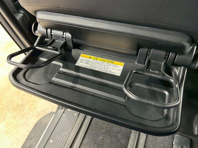 ノア S-G トヨタセーフティーセンス(禁煙車)(8人乗り)(両側パワースライド)(メーカーディスプレイオーディオ)(ETC)(コーナーセンサ)(レーダークルーズコントロール)(バックカメラ)(純正16インチAW)(54枚目)