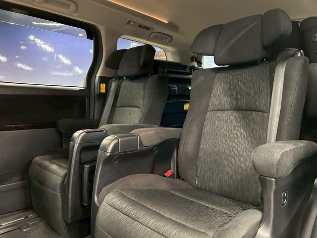 アルファード 240S Cパッケージ (禁煙車)(後期型)(両側パワースライドドア)(純正ナビ)(フリップダウンモニター)(クルーズコントロール)(パワーシート)(パワーバックドア)(バックカメラ)(ETC)(純正18インチAW)(61枚目)