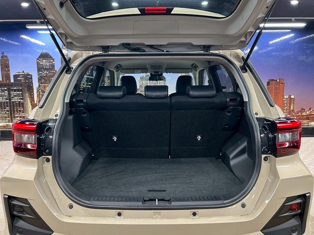 ロッキー プレミアムＧ　ＨＥＶ　（禁煙車）（ワンオーナー）（黒半革シート）（ケンウッドナビ）（全周囲カメラ）（レーダークルーズ）（シートヒーター）（コーナーセンサー（ビルトインＥＴＣ）（Ｂｌｕｅｔｏｏｔｈ対応）（純正１６インチＡＷ）（17枚目）