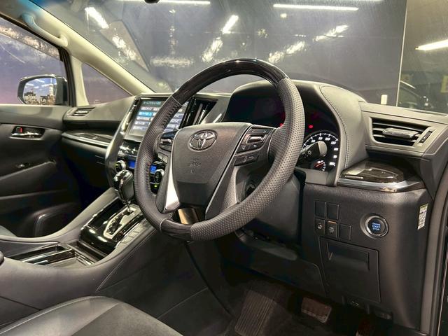 アルファード 2.5S Cパッケージ トヨタセーフティーセンス(禁煙車)(黒半革)(サンルーフ)(両側パワースライドドア)(純正ナビ)(レーダークルーズ)(パワーシート)(パワーバックドア)(バックカメラ)(ETC)(純正18インチAW)(41枚目)