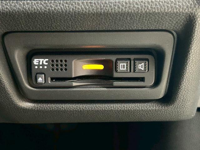 ステップワゴンスパーダ スパーダハイブリッドG・EXホンダセンシングブラスタ (禁煙車)(後期型)(黒半革シート)(後席モニター)(両側パワスラ)(純正ナビ)(バックカメラ)(レーダークルーズ)(シートヒーター)(ビルトインETC)(LEDヘッドライト)(純正16AW)(12枚目)