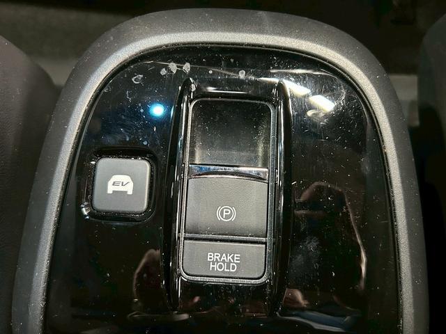 ステップワゴンスパーダ スパーダハイブリッドG・EXホンダセンシングブラスタ (禁煙車)(後期型)(黒半革シート)(後席モニター)(両側パワスラ)(純正ナビ)(バックカメラ)(レーダークルーズ)(シートヒーター)(ビルトインETC)(LEDヘッドライト)(純正16AW)(14枚目)