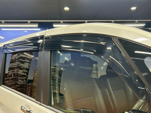 ステップワゴンスパーダ スパーダハイブリッドG・EXホンダセンシングブラスタ (禁煙車)(後期型)(黒半革シート)(後席モニター)(両側パワスラ)(純正ナビ)(バックカメラ)(レーダークルーズ)(シートヒーター)(ビルトインETC)(LEDヘッドライト)(純正16AW)(17枚目)