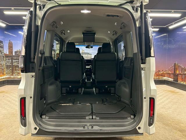 ステップワゴンスパーダ スパーダハイブリッドG・EXホンダセンシングブラスタ (禁煙車)(後期型)(黒半革シート)(後席モニター)(両側パワスラ)(純正ナビ)(バックカメラ)(レーダークルーズ)(シートヒーター)(ビルトインETC)(LEDヘッドライト)(純正16AW)(21枚目)