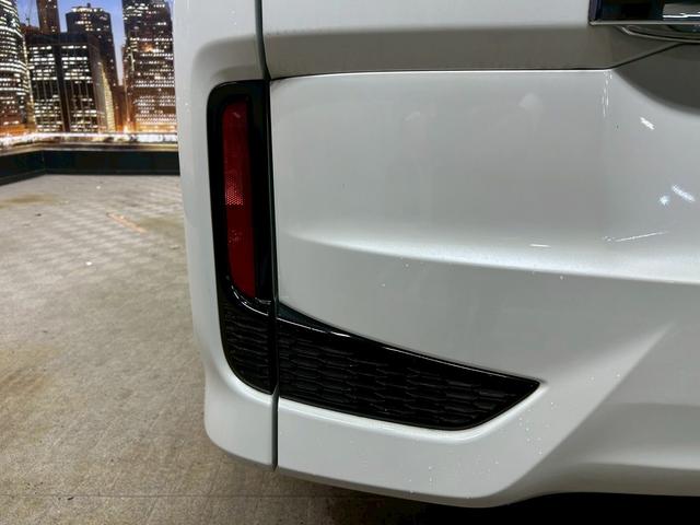 ステップワゴンスパーダ スパーダハイブリッドG・EXホンダセンシングブラスタ (禁煙車)(後期型)(黒半革シート)(後席モニター)(両側パワスラ)(純正ナビ)(バックカメラ)(レーダークルーズ)(シートヒーター)(ビルトインETC)(LEDヘッドライト)(純正16AW)(31枚目)