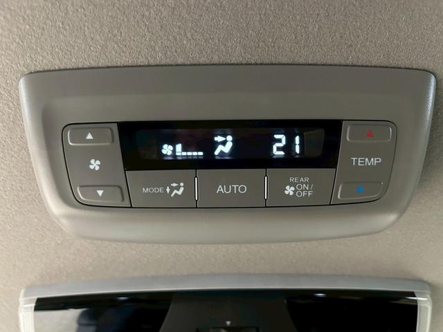 ステップワゴンスパーダ スパーダハイブリッドG・EXホンダセンシングブラスタ (禁煙車)(後期型)(黒半革シート)(後席モニター)(両側パワスラ)(純正ナビ)(バックカメラ)(レーダークルーズ)(シートヒーター)(ビルトインETC)(LEDヘッドライト)(純正16AW)(34枚目)