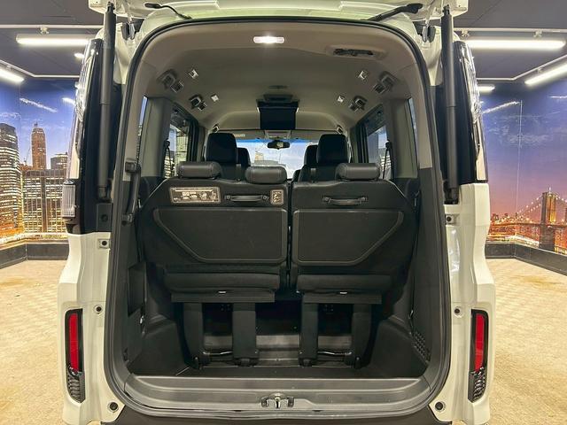 ステップワゴンスパーダ スパーダハイブリッドG・EXホンダセンシングブラスタ (禁煙車)(後期型)(黒半革シート)(後席モニター)(両側パワスラ)(純正ナビ)(バックカメラ)(レーダークルーズ)(シートヒーター)(ビルトインETC)(LEDヘッドライト)(純正16AW)(36枚目)