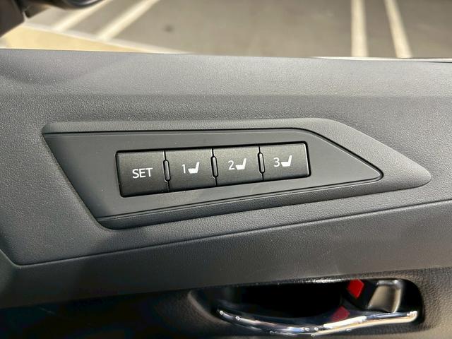 アルファード 2.5S Cパッケージ トヨタセーフティーセンス(禁煙車)(黒半革)(両側パワースライドドア)(純正ナビ)(レーダークルーズ)(パワーシート)(シートメモリ)(電動リアゲート)(バックカメラ)(ETC)(純正18インチAW)(12枚目)