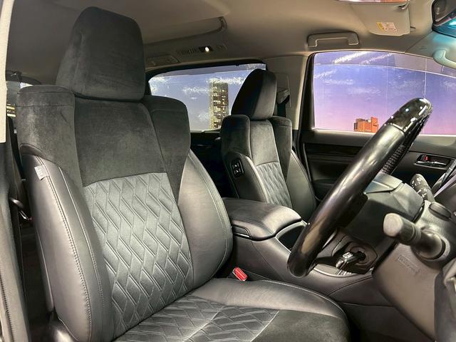 アルファード 2.5S Cパッケージ トヨタセーフティーセンス(禁煙車)(黒半革)(両側パワースライドドア)(純正ナビ)(レーダークルーズ)(パワーシート)(シートメモリ)(電動リアゲート)(バックカメラ)(ETC)(純正18インチAW)(23枚目)