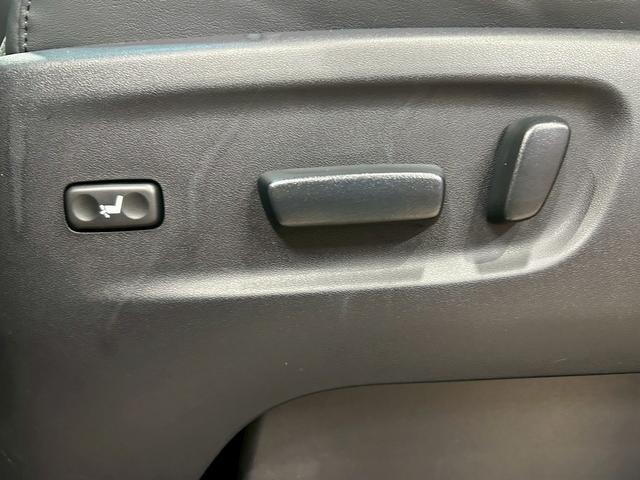 アルファード 2.5S Cパッケージ トヨタセーフティーセンス(禁煙車)(黒半革)(両側パワースライドドア)(純正ナビ)(レーダークルーズ)(パワーシート)(シートメモリ)(電動リアゲート)(バックカメラ)(ETC)(純正18インチAW)(33枚目)