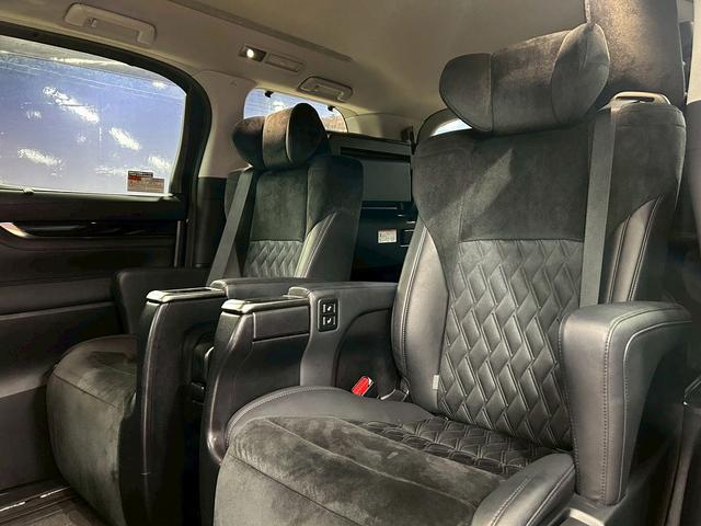アルファード 2.5S Cパッケージ トヨタセーフティーセンス(禁煙車)(黒半革)(両側パワースライドドア)(純正ナビ)(レーダークルーズ)(パワーシート)(シートメモリ)(電動リアゲート)(バックカメラ)(ETC)(純正18インチAW)(42枚目)