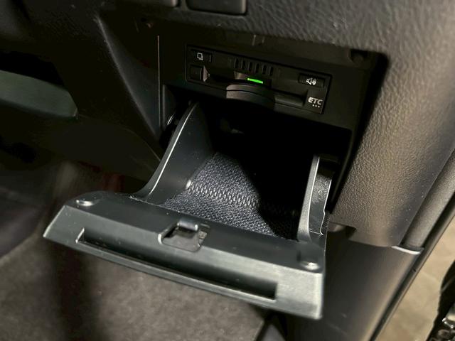 アルファード 2.5S Cパッケージ トヨタセーフティーセンス(禁煙車)(黒半革)(両側パワースライドドア)(純正ナビ)(レーダークルーズ)(パワーシート)(シートメモリ)(電動リアゲート)(バックカメラ)(ETC)(純正18インチAW)(54枚目)