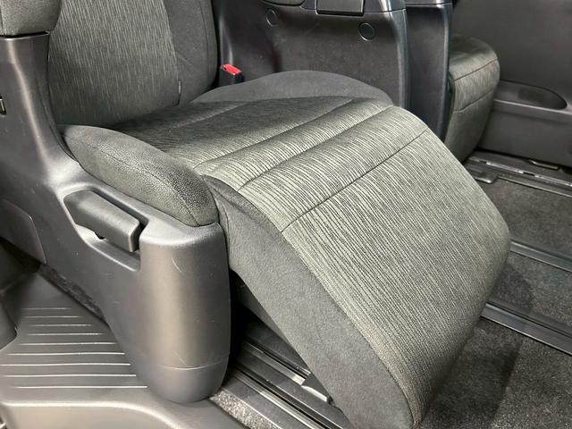 ヴェルファイア 2.4Z Gエディション (禁煙車)(後期型)(TRDエアロ)(両側パワスラ)(アルパインナビ)(バックカメラ)(クルーズコントロール)(シートメモリ)(コーナーセンサー)(純正ETC)(オットマン)(HID)(純正18AW)(16枚目)