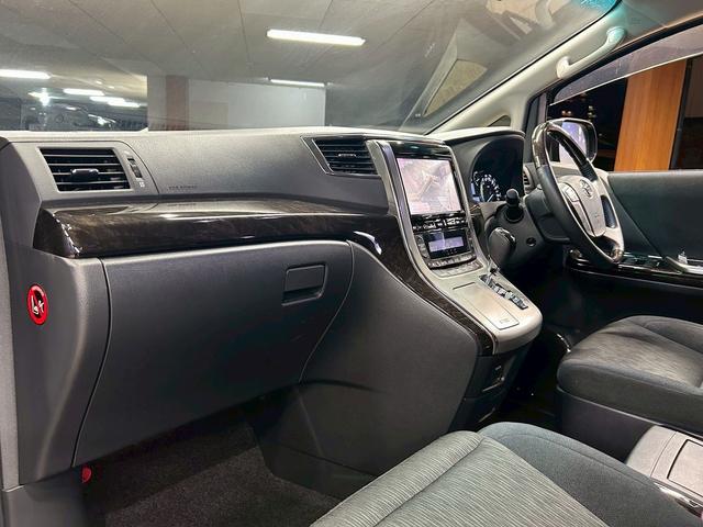 ヴェルファイア 2.4Z Gエディション (禁煙車)(後期型)(TRDエアロ)(両側パワスラ)(アルパインナビ)(バックカメラ)(クルーズコントロール)(シートメモリ)(コーナーセンサー)(純正ETC)(オットマン)(HID)(純正18AW)(34枚目)