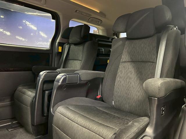 ヴェルファイア 2.4Z Gエディション (禁煙車)(後期型)(TRDエアロ)(両側パワスラ)(アルパインナビ)(バックカメラ)(クルーズコントロール)(シートメモリ)(コーナーセンサー)(純正ETC)(オットマン)(HID)(純正18AW)(36枚目)