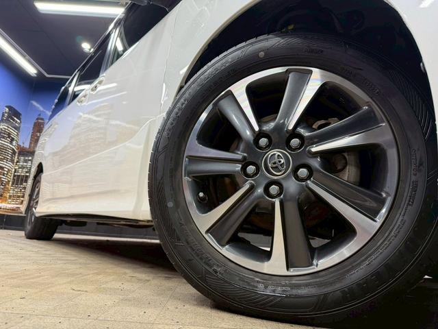 ノア Si (禁煙車)(後期型)(両側パワスラ)(フリップダウン)(アルパインナビ)(バックカメラ)(クルーズコントロール)(ビルトインETC)(LEDヘッド)(アイドリングストップ)(純正16インチAW)(17枚目)