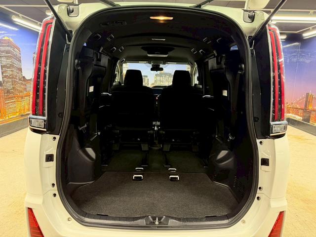 ノア Si (禁煙車)(後期型)(両側パワスラ)(フリップダウン)(アルパインナビ)(バックカメラ)(クルーズコントロール)(ビルトインETC)(LEDヘッド)(アイドリングストップ)(純正16インチAW)(19枚目)