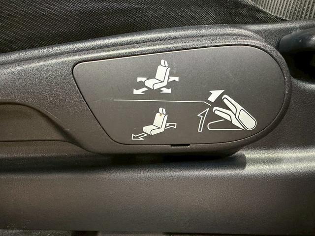 ノア Si (禁煙車)(後期型)(両側パワスラ)(フリップダウン)(アルパインナビ)(バックカメラ)(クルーズコントロール)(ビルトインETC)(LEDヘッド)(アイドリングストップ)(純正16インチAW)(29枚目)