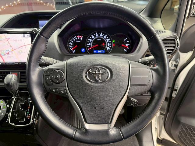 ノア Si (禁煙車)(後期型)(両側パワスラ)(フリップダウン)(アルパインナビ)(バックカメラ)(クルーズコントロール)(ビルトインETC)(LEDヘッド)(アイドリングストップ)(純正16インチAW)(52枚目)