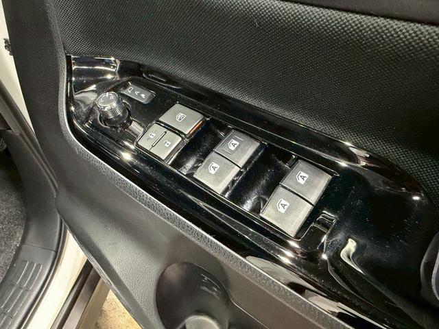 ノア Si (禁煙車)(後期型)(両側パワスラ)(フリップダウン)(アルパインナビ)(バックカメラ)(クルーズコントロール)(ビルトインETC)(LEDヘッド)(アイドリングストップ)(純正16インチAW)(54枚目)