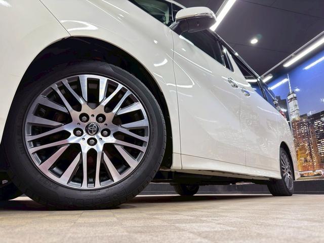 アルファード 2.5S Cパッケージ (禁煙車)(サンルーフ)(黒本革シート)(JBLサウンド)(純正フリップダウン)(両側パワスラ)(純正SDナビ)(全周囲カメラ)(レーダークルーズ)(パワーシート)(シートヒーター)(純正18AW)(52枚目)