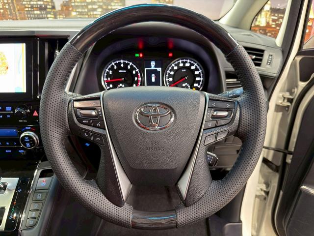 アルファード 2.5S Cパッケージ (禁煙車)(サンルーフ)(黒本革シート)(JBLサウンド)(純正フリップダウン)(両側パワスラ)(純正SDナビ)(全周囲カメラ)(レーダークルーズ)(パワーシート)(シートヒーター)(純正18AW)(60枚目)