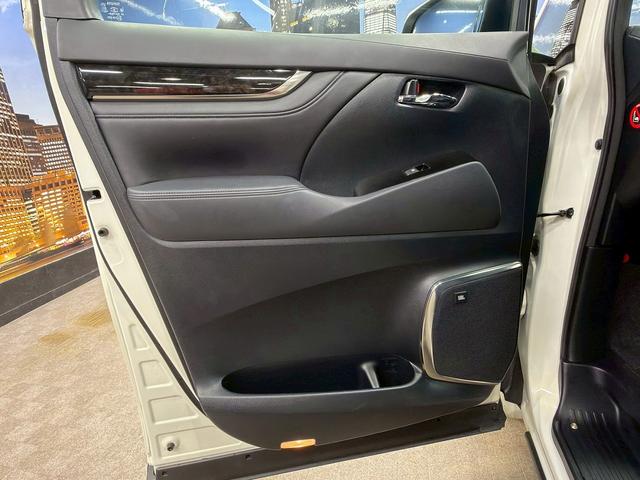 アルファード 2.5S Cパッケージ (禁煙車)(サンルーフ)(黒本革シート)(JBLサウンド)(純正フリップダウン)(両側パワスラ)(純正SDナビ)(全周囲カメラ)(レーダークルーズ)(パワーシート)(シートヒーター)(純正18AW)(72枚目)