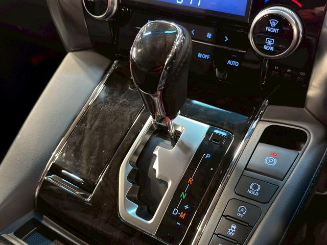 アルファード 2.5S Cパッケージ (禁煙車)(サンルーフ)(黒本革シート)(JBLサウンド)(純正フリップダウン)(両側パワスラ)(純正SDナビ)(全周囲カメラ)(レーダークルーズ)(パワーシート)(シートヒーター)(純正18AW)(77枚目)