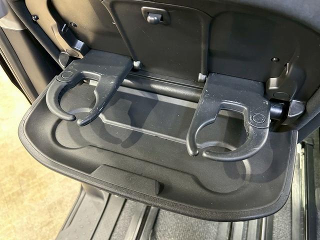 セレナ ハイウェイスターG プロパイロットエディション (禁煙車)(両側パワースライド)(アルパインナビ)(バックカメラ)(レーダークルーズ)(ETC)(Bluetooth対応)(スマートキー&プッシュスタート)(ウォークスルー)(純正16インチAW)(30枚目)