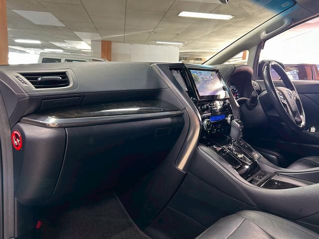 アルファード ３．５ＳＡ　Ｃパッケージ　（禁煙車）（４ＷＤ）（ＪＢＬサウンド）（両側パワスラ）（フリップダウン）（純正ＳＤナビ）（バックカメラ）（クルーズコントロール）（パワーシート）（シートヒーター）（パワーバックドア）（純正１６ＡＷ）（40枚目）