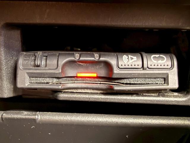 セレナ ハイウェイスター S-ハイブリッド (禁煙車)(後期型)(フリップダウンモニター)(両側パワースライドドア)(純正SDナビ)(クルーズコントロール)(バックカメラ)(アイドリングストップ)(ウォークスル)(ETC)(純正16インチAW)(10枚目)