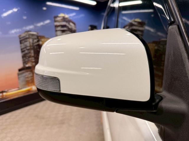 セレナ ハイウェイスター S-ハイブリッド (禁煙車)(後期型)(フリップダウンモニター)(両側パワースライドドア)(純正SDナビ)(クルーズコントロール)(バックカメラ)(アイドリングストップ)(ウォークスル)(ETC)(純正16インチAW)(13枚目)