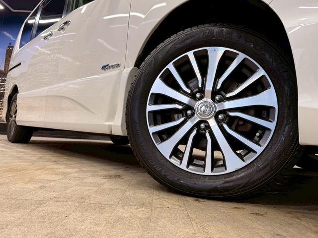 セレナ ハイウェイスター S-ハイブリッド (禁煙車)(後期型)(フリップダウンモニター)(両側パワースライドドア)(純正SDナビ)(クルーズコントロール)(バックカメラ)(アイドリングストップ)(ウォークスル)(ETC)(純正16インチAW)(14枚目)