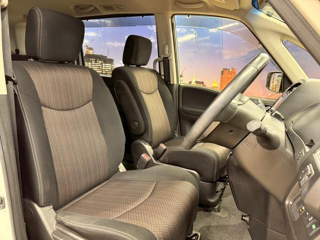 セレナ ハイウェイスター S-ハイブリッド (禁煙車)(後期型)(フリップダウンモニター)(両側パワースライドドア)(純正SDナビ)(クルーズコントロール)(バックカメラ)(アイドリングストップ)(ウォークスル)(ETC)(純正16インチAW)(18枚目)