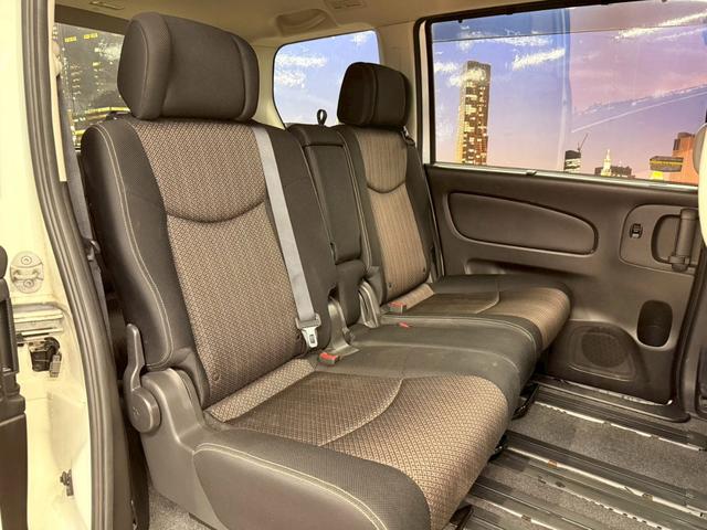 セレナ ハイウェイスター S-ハイブリッド (禁煙車)(後期型)(フリップダウンモニター)(両側パワースライドドア)(純正SDナビ)(クルーズコントロール)(バックカメラ)(アイドリングストップ)(ウォークスル)(ETC)(純正16インチAW)(19枚目)