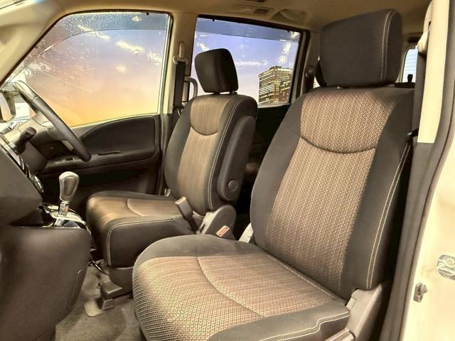 セレナ ハイウェイスター S-ハイブリッド (禁煙車)(後期型)(フリップダウンモニター)(両側パワースライドドア)(純正SDナビ)(クルーズコントロール)(バックカメラ)(アイドリングストップ)(ウォークスル)(ETC)(純正16インチAW)(31枚目)