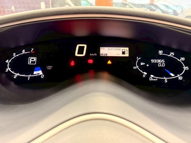 セレナ ハイウェイスター S-ハイブリッド (禁煙車)(後期型)(フリップダウンモニター)(両側パワースライドドア)(純正SDナビ)(クルーズコントロール)(バックカメラ)(アイドリングストップ)(ウォークスル)(ETC)(純正16インチAW)(33枚目)