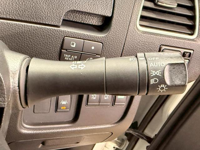 セレナ ハイウェイスター S-ハイブリッド (禁煙車)(後期型)(フリップダウンモニター)(両側パワースライドドア)(純正SDナビ)(クルーズコントロール)(バックカメラ)(アイドリングストップ)(ウォークスル)(ETC)(純正16インチAW)(36枚目)